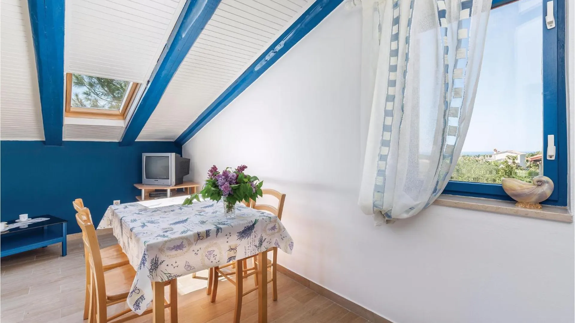 Cozy Apartment In Tar With House Sea View Tar-Vabriga Croatia