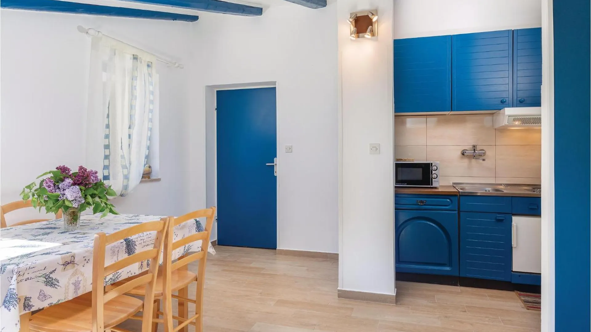 Cozy Apartment In Tar With House Sea View Tar-Vabriga Croatia