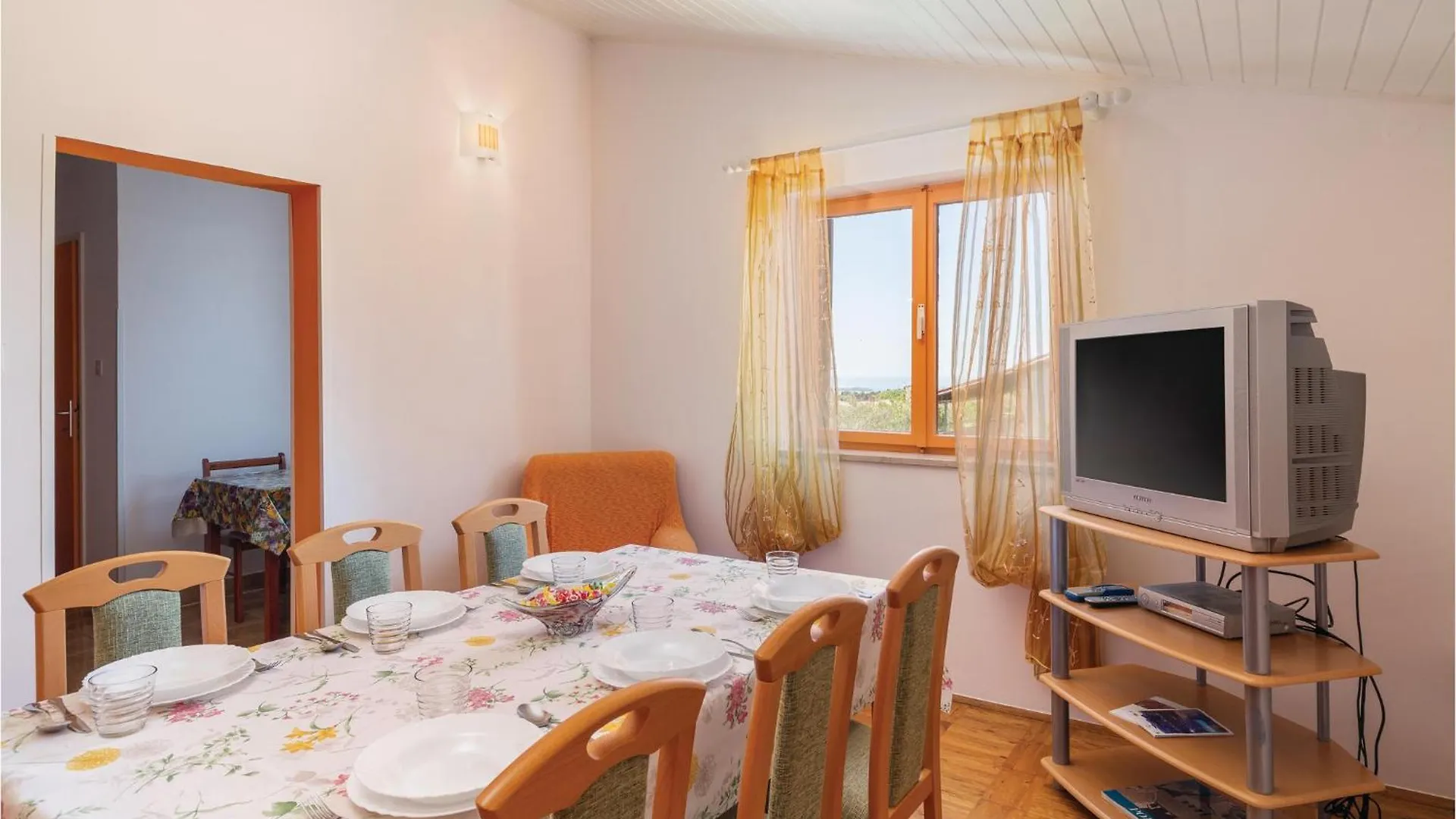 Cozy Apartment In Tar With House Sea View Tar-Vabriga